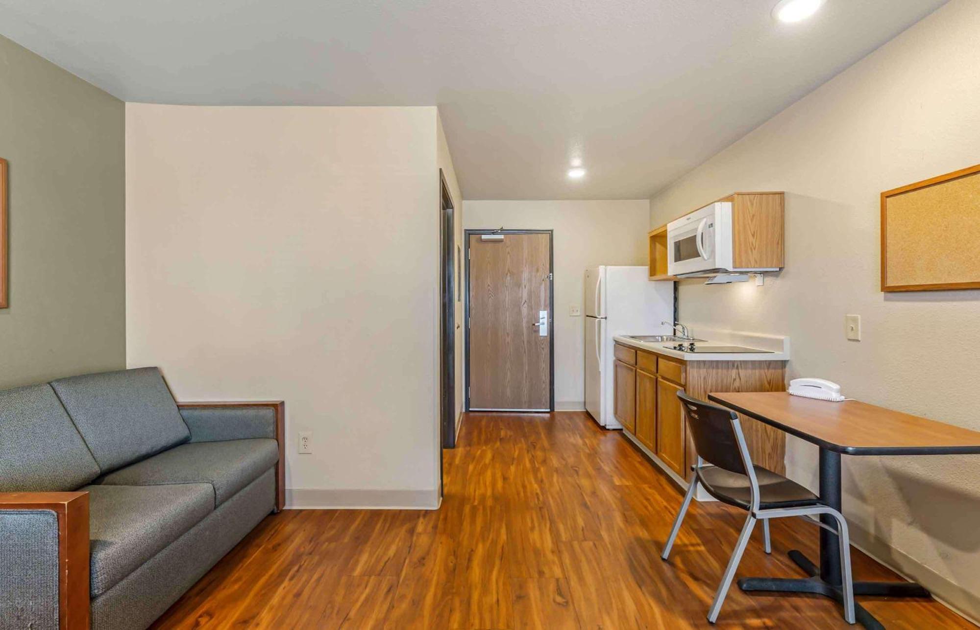 Extended Stay America Select Suites - Cleveland - メンター エクステリア 写真